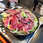 ひつじ家 NEO - 生ラム肉3種食べ比べジンギスカン