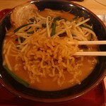 喜多方ラーメン なか川 - 会津味噌ラーメン850円　麺アップ