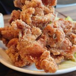 睦橋酒場 森のカレー - 唐揚げタワー