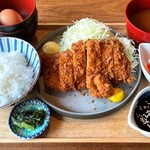 Sumiyaki Dainingu Wa - BIGチキンカツ定食