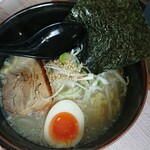 Tomakomaihorumondoujou - ハーフラーメン　塩　550円