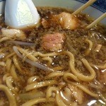 らーめん こじろう - 甘いカエシの醤油スープに甘い背脂が相乗効果！