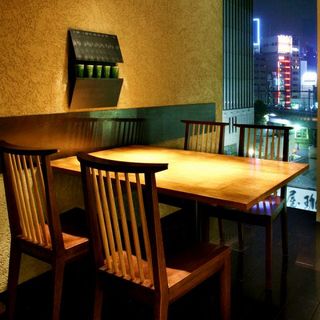 Table type private room for 2 to 4 people