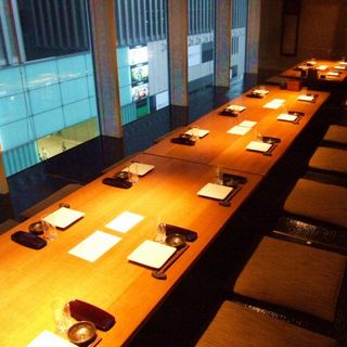 A sunken kotatsu type private room ~Accommodates up to 30 people~ *All seats are non-smoking (smoking-only room available.)