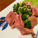 やきとり 嶋家 - レバ刺し。