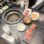 Katai Shin'You Yawarakai Niku Yakiniku No Itou - 