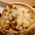 餃子とスパークリング バブルス - カレーグラタン餃子