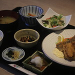 Bisutoro Shikine - お魚フライ定食