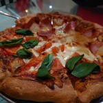 Pizza Sun Okinawa - ハーフ＆ハーフでこっちも食べ応えあり