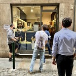 Cantine Barbaroux - ランチをテイクアウェイする行列