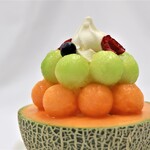 ホソカワ - まるごとメロンパフェ