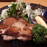 沖縄料理・島酒場 がらくた - やんばる鶏の塩焼き