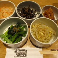 ビーフキッチン 渋谷店 - ナムル・キムチ盛り合わせ