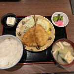 Neko ya - アジフライ定食800円