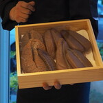 プレゼンテ スギ - スズキのからすみとボラのからすみをブランデー漬けに、千葉在来の蕎麦