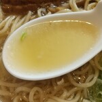 中華そば 多賀野 - スープの感じ