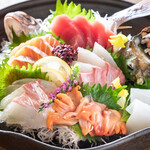 魚神 - 料理写真:刺身盛り合わせ
