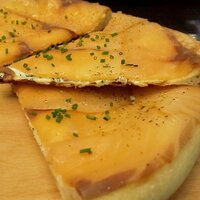 ウルフギャング・パック カフェ 愛知芸術文化センター店 - スモークサーモンピザ（アップ）