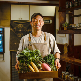 Tanaka Cafeterias Owner Chef Introduction