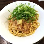 金町製麺 - 背脂と九条ネギのニンニク油そば