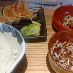 肉汁餃子のダンダダン - 焼餃子定食(メンマ)