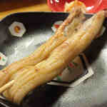 大阪串かつ てん家わん屋 - 【季節串】「穴子串焼き」：ハリの有る食感のすぐ後に押し寄せる、
      凝縮した旨味！ 
      解きほぐされるような、濃厚な香り♪
      