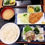 十八番 - あじタタキとカジキフライ定食。¥880。