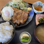 マルフク食堂 - チャーシュー定食