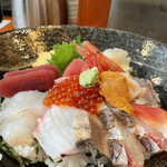 魚殿 - 特選海鮮丼（上）¥1200 ご飯大盛り