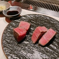 お肉屋 けいすけ 三男坊 - ヒレとシンシン？