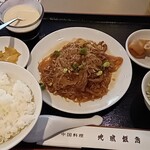 地球飯店 - 牛肉と春雨の炒め(月替りランチ 880円)