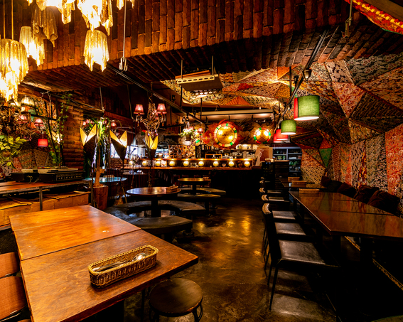 バーカウンター(駐車場まで配達2000円で承ります)