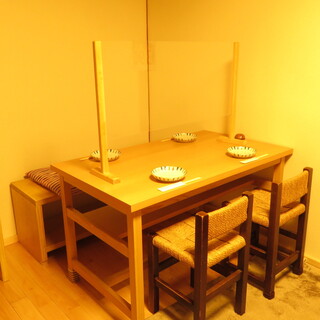 Warau Mon - 座敷をテーブル席に改装しました