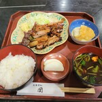 岡 - 豚スペアリブ定食　980円