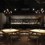 bar salone risa-risa - 照明を落とした大人のムード漂う空間。
