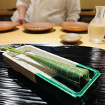 富小路 やま岸 - ◎端午の節句に食べられるちまき寿司。