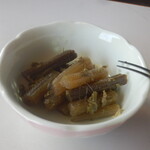 Shipoto - ふきとわらびの煮物