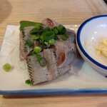 立呑み晩杯屋  - いわし刺し