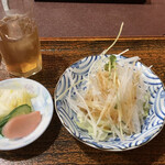 Toritsune Honten - サラダと漬物