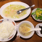 華味 - 〔季節限定〕冬瓜と桜海老の煮込み（￥1210）。野菜メインのやさしい夕食