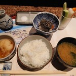 芦屋天がゆ - 熱々天つゆとなめことわかめの赤出汁とごはん