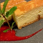 ラ・ファットリア - 北海道産マスカルポーネとカスタードの自家製チーズケーキ