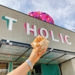 DOUGHNUT HOLIC - 