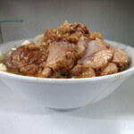 ラーメン荘 歴史を刻め - 料理写真:豚ラーメン 麺200g(1100円)