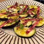 旬菜バール リカリカーレ - 水茄子のカルパッチョ＆イベリコサラミ