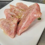 備長炭焼肉大関  - 