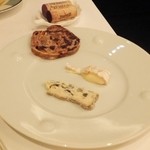 レストラン タテル ヨシノ - チーズ