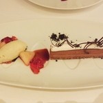 レストラン タテル ヨシノ - デザート　フォレノワール　キャラメリゼしたビールとチェリーのソース