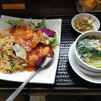 梅蘭 御茶ノ水ワテラス店 - 海老チリかけ炒飯とワンタンスープのＣランチ