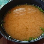 宮古島とんかつ 琉宮 - 味噌汁